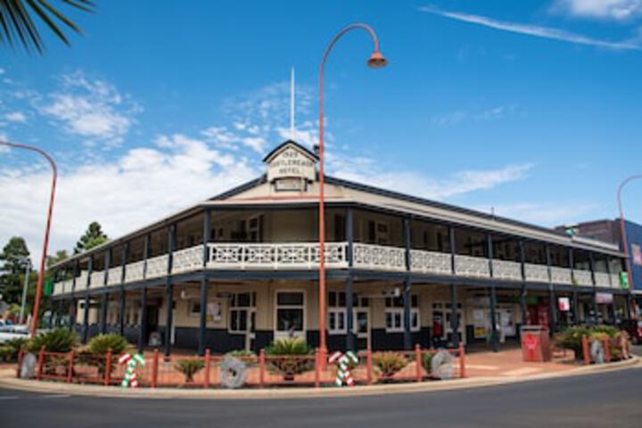 Castlereagh Hotel