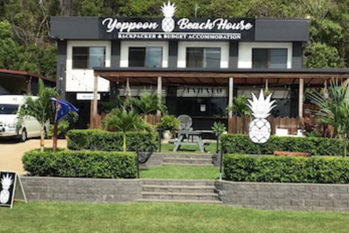 Yeppoon Beachhouse - Hostel