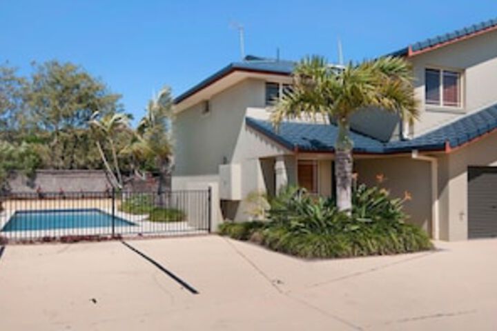 Casuarina 1