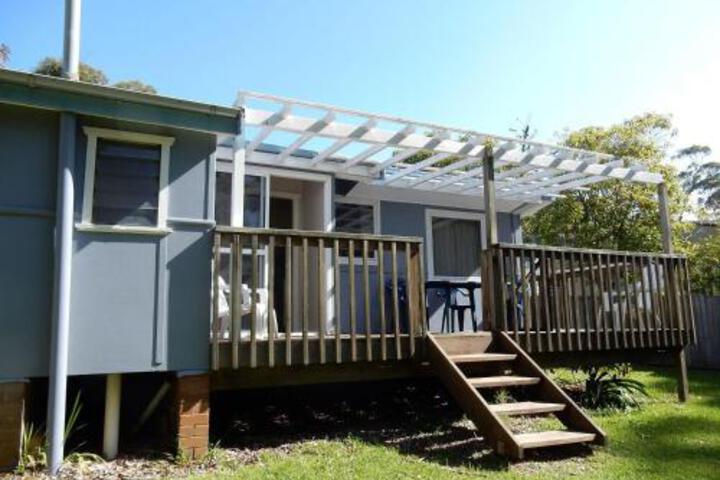 1 / 9 Donlan Rd Donlans Delight