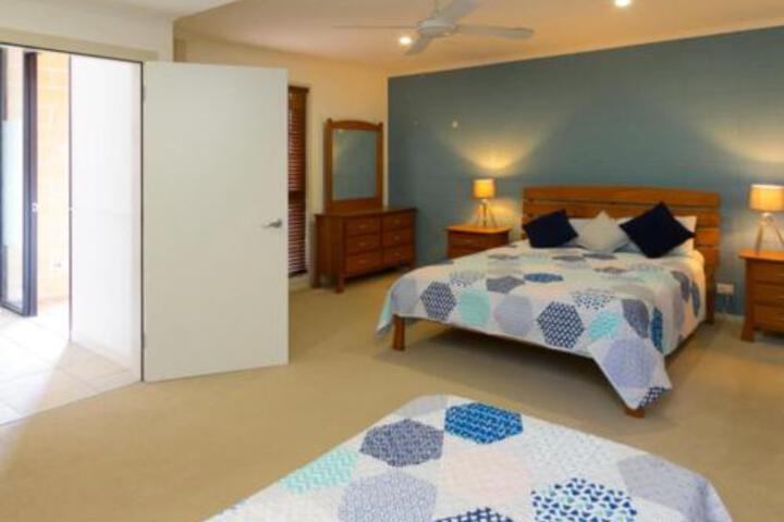 Blue Water Retreat Downstairs