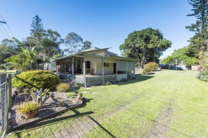 Bird Song Iluka NSW