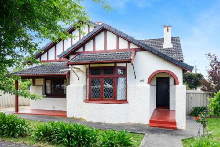 Victor Harbor Cottage Cornhill Pet Friendly