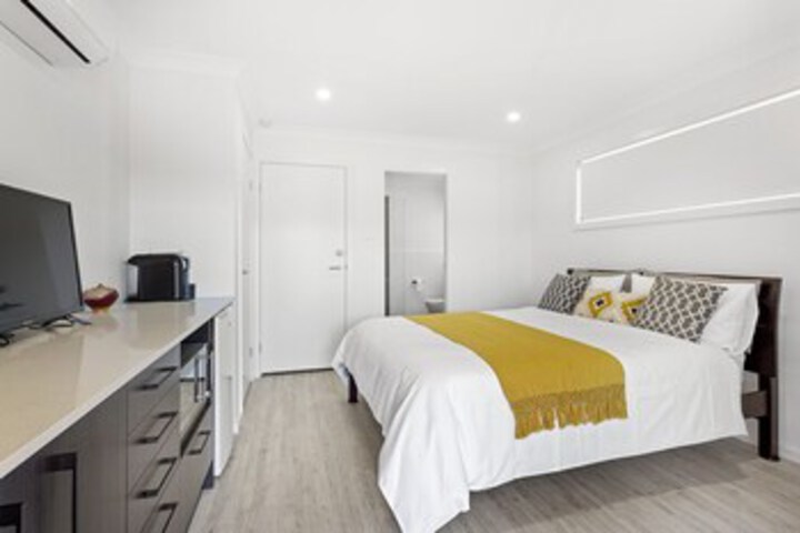 Dolphin Studio Apartment 1a Ocean Street