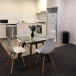Modern Apartment in Liverpool CBD