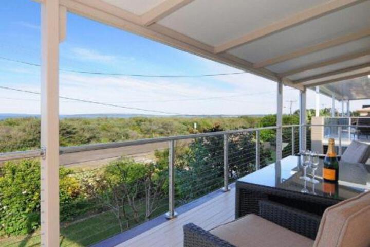 Marilyns 180 degree views of Jervis Bay