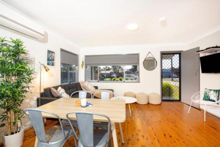 Sun Shack at Culburra Pet Friendly 3 Mins to Beach
