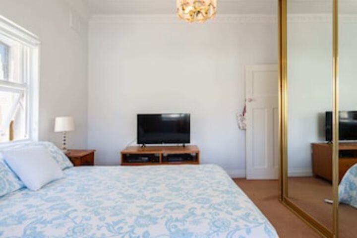 Garden Style Apartment In Prime Location