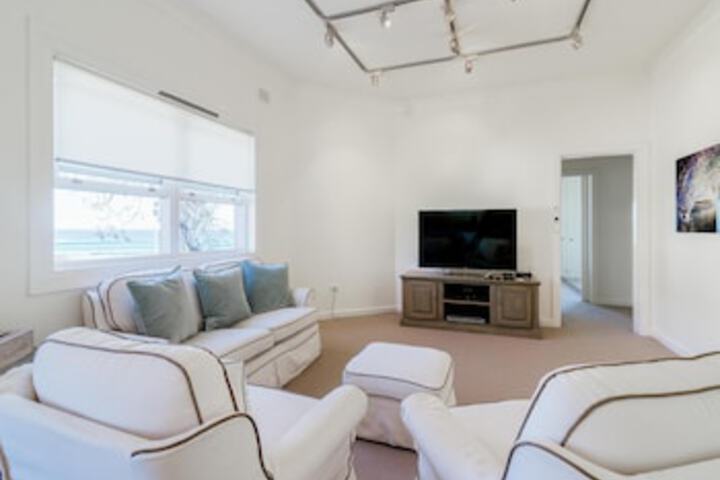 Bondi Beachfront I719