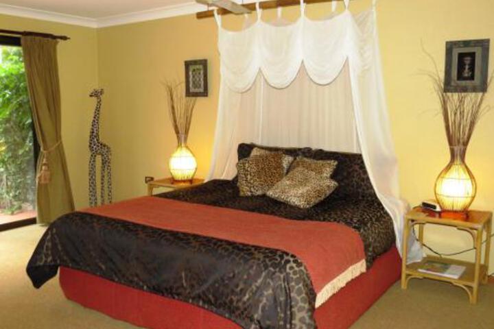 Gumtree on Gillies Bed  Breakfast
