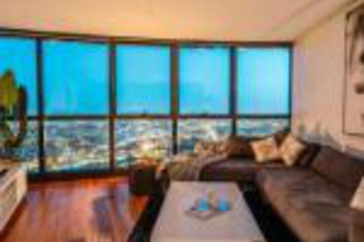 Heavenly Views Above 60F New Luxury 2bd / 2bath.
