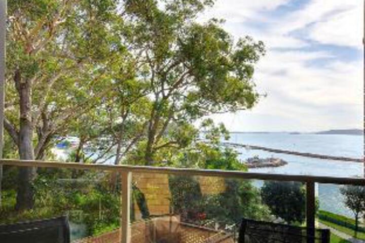 2 Bedroom Apartment Kiah Unit 16 / 53 Victoria Parade