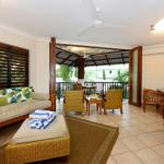 Hibiscus Hideaway
