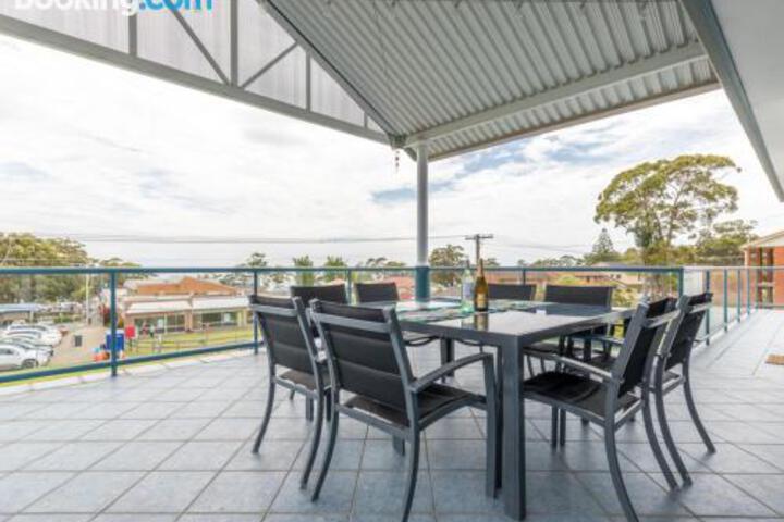 Villa San Gabriel Vincentia sleeps 14 4pm Check Out Sundays