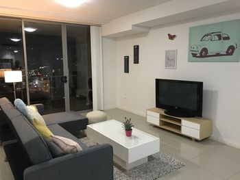 Chic  Cosy Apartment near Airport  CBD