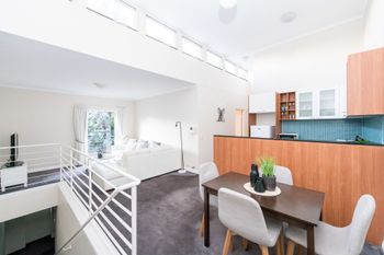 2 Bedroom Balcony Terrace near Kings Cross