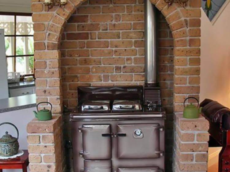 Mount Roland Country Lodge