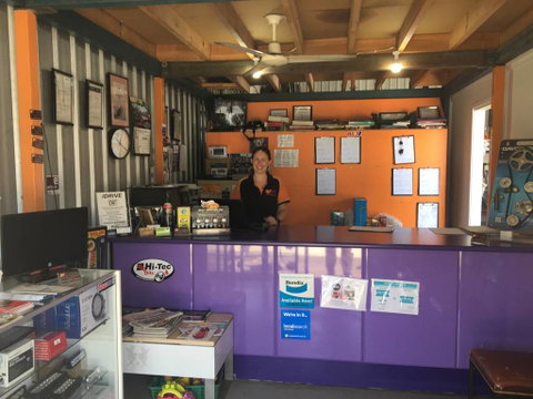 M & H Mechanical & 4WD - Dentist Find 0