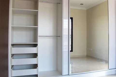 McKinnon Cabinetmakers - Dentist Search 10