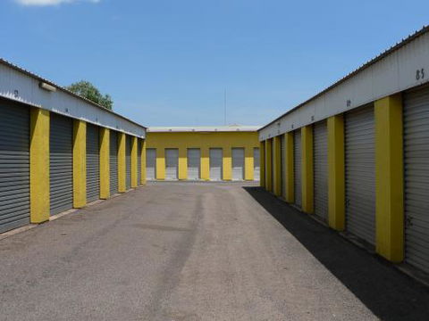 U Store It Warehouses - Dentist Search 1