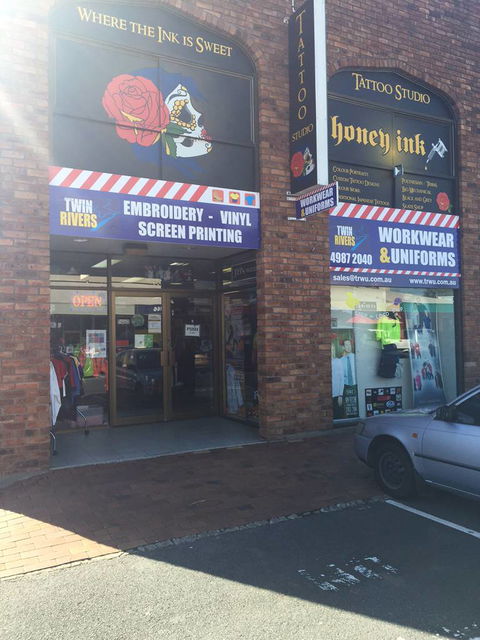 Twin Rivers Workwear & Uniforms - Dentist Find 0