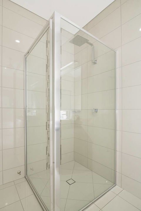Precision Shower Screens & Wardrobes - Dentist Find 2