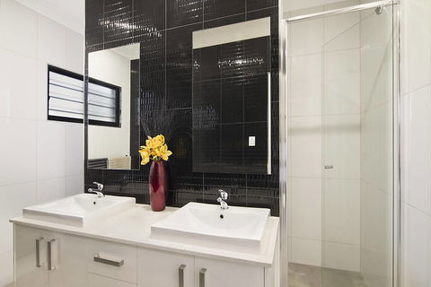 Precision Shower Screens & Wardrobes - Dentist Find 3