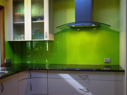 Hayes Swinburn Glass