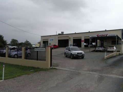 Guido’s Panel & Paint - Dentist Find 0