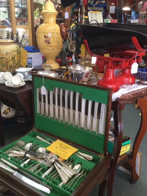 Antiques & Flash Trash - Dentist Find 3