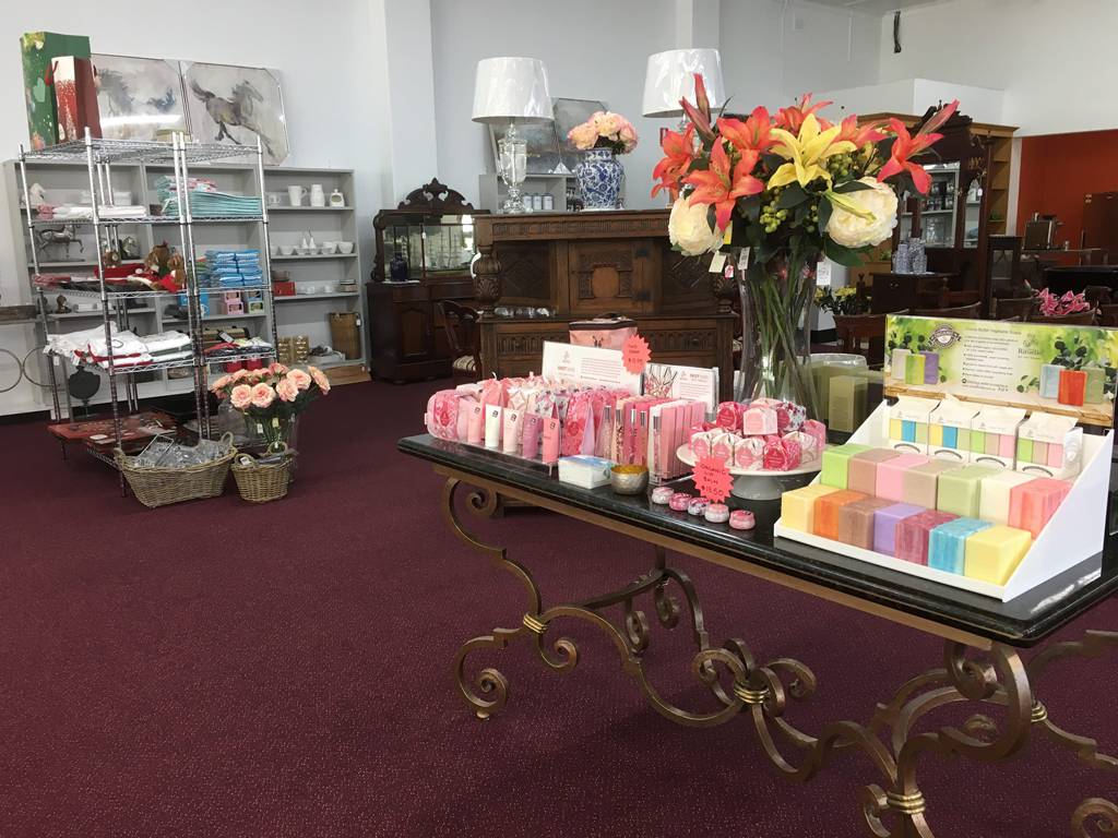 Nanna's Homewares  Antiques