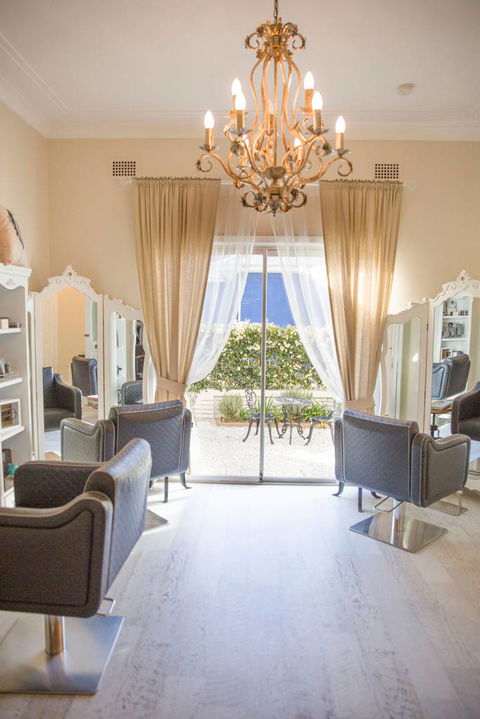 Carinya House Of Hair & Beauty - Dentist Find 3