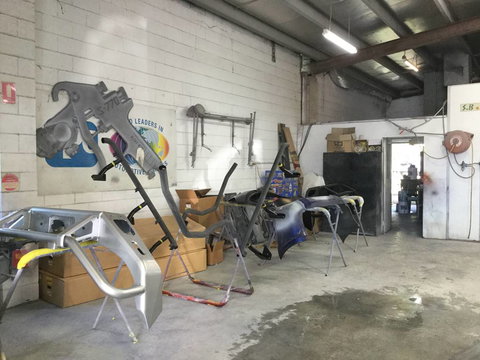 J & B Automotive Spray Painting - Dentist Search 3