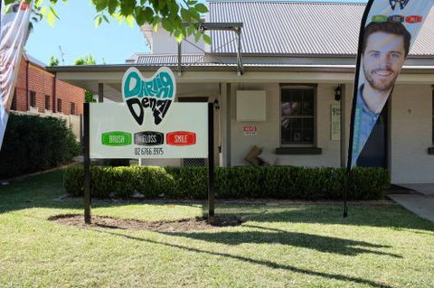 Darling Dental - Dentist Find 4