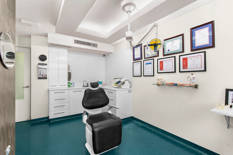 Aesthetic Denture Clinic - Dentist Find 14
